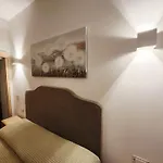 Residenza Tittinu 招待所 3*